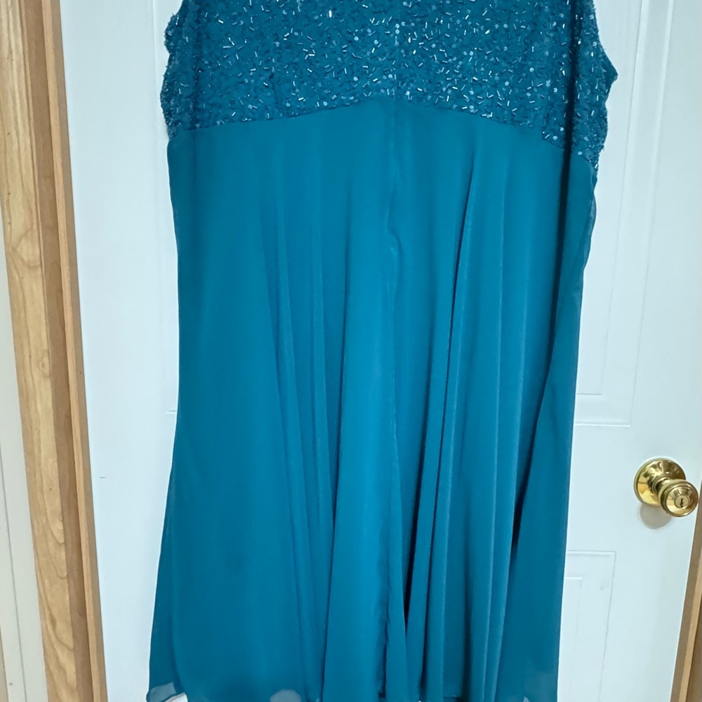 Bella Blue Plus  Sz 24W Teal Dress W/Beaded Bodice VGUC😊😊 - Picture 9 of 11